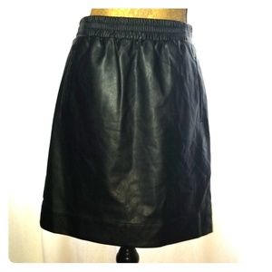 NWT 🏷️ LOFT Faux Leather Skirt